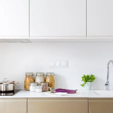 Plum Guide - Velvety Pine Apartment *